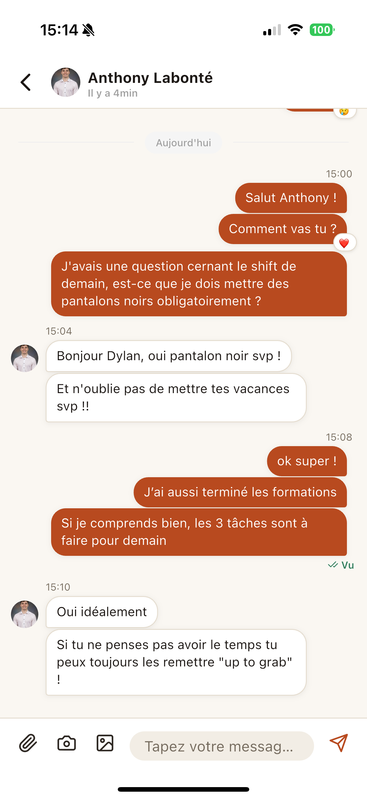 RestoManager messaging thread on a phone, conversation tied to a shift